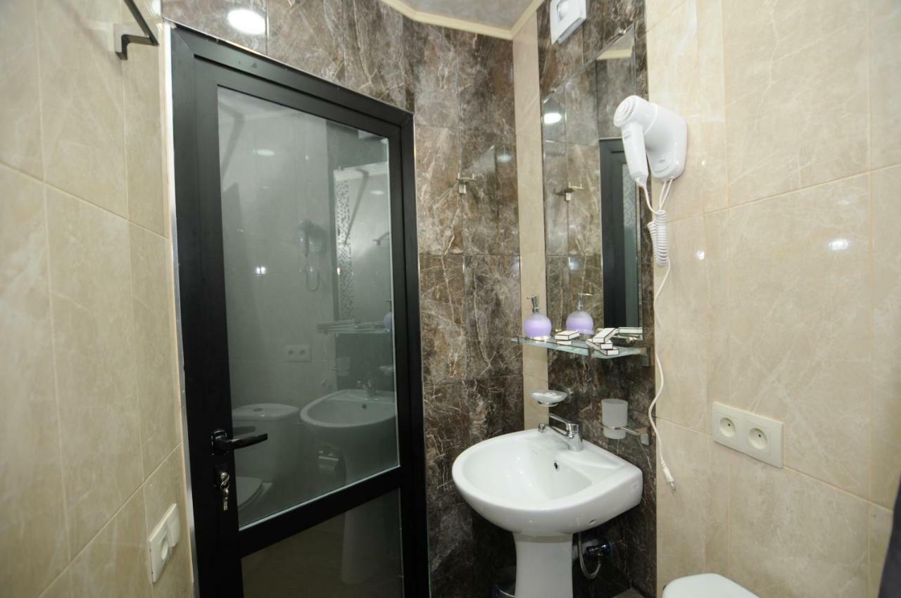 My Cityhotel Tbilisi Buitenkant foto